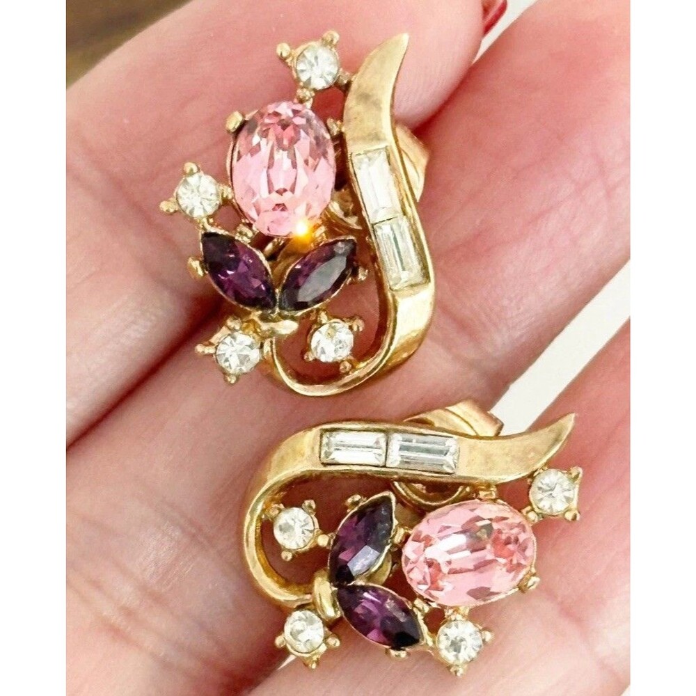 Crown Trifari Alfred Philippe Pink Purple Rhinestone Gold Tone Clip On Earrings